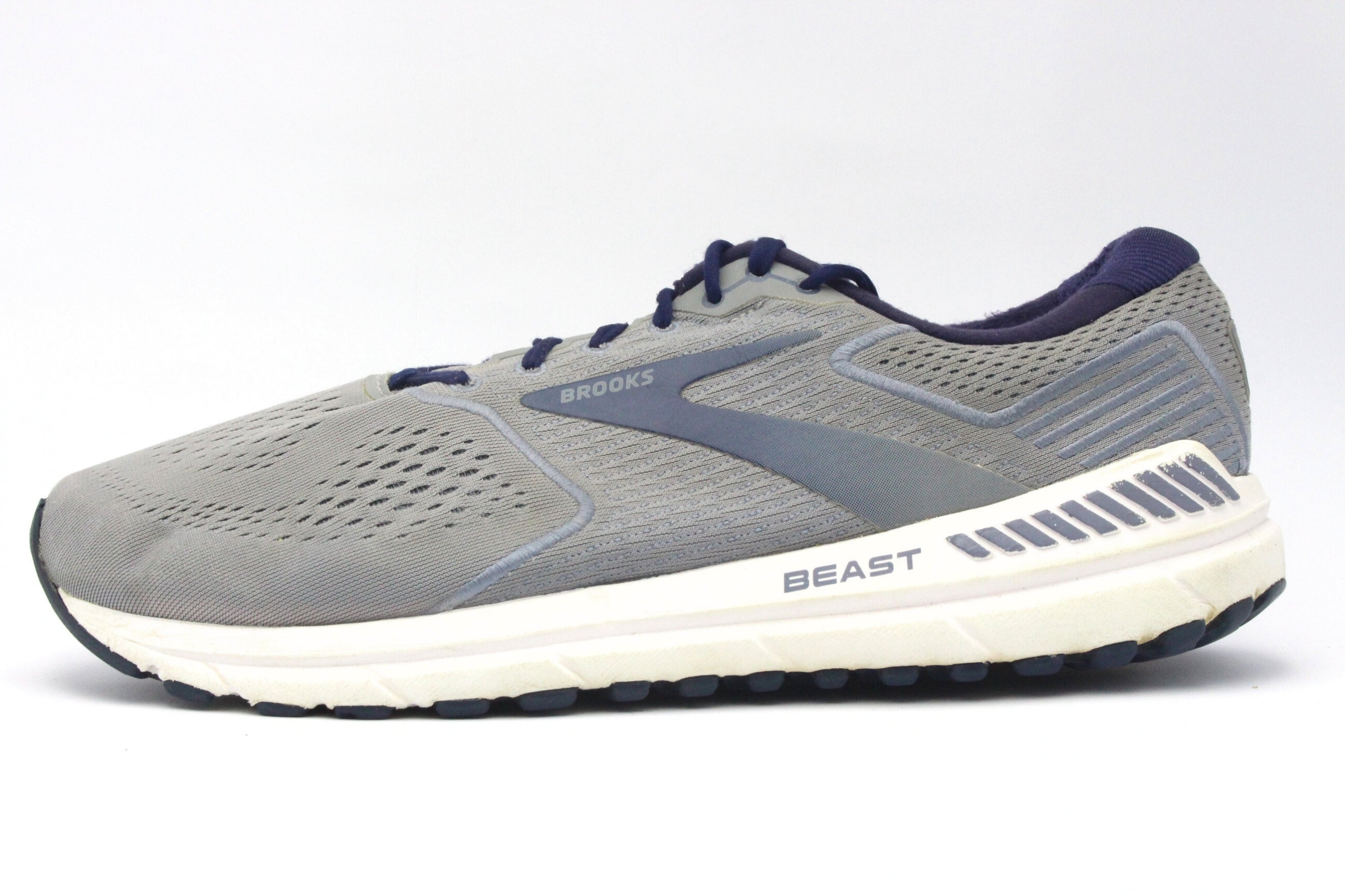 Brooks Beast 20